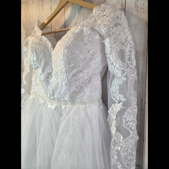Lace Boho Bridal Gown with Long Sleeves Size 10 Beach Wedding New - Picture 7 of 12